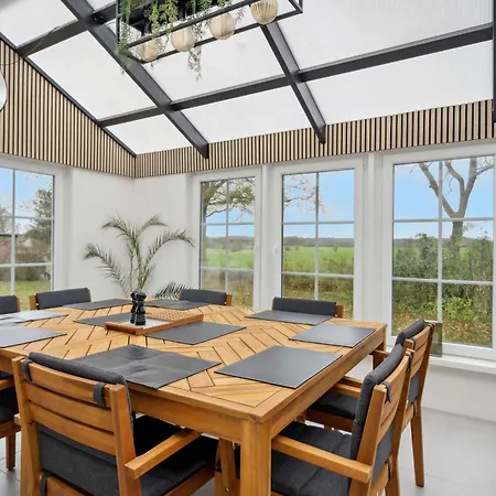 Comfortably In Scenic Surroundings *